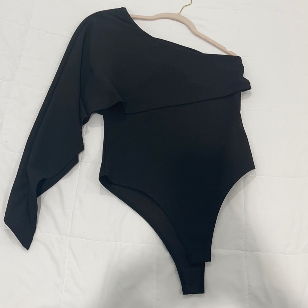 NWOT one shoulder bodysuit